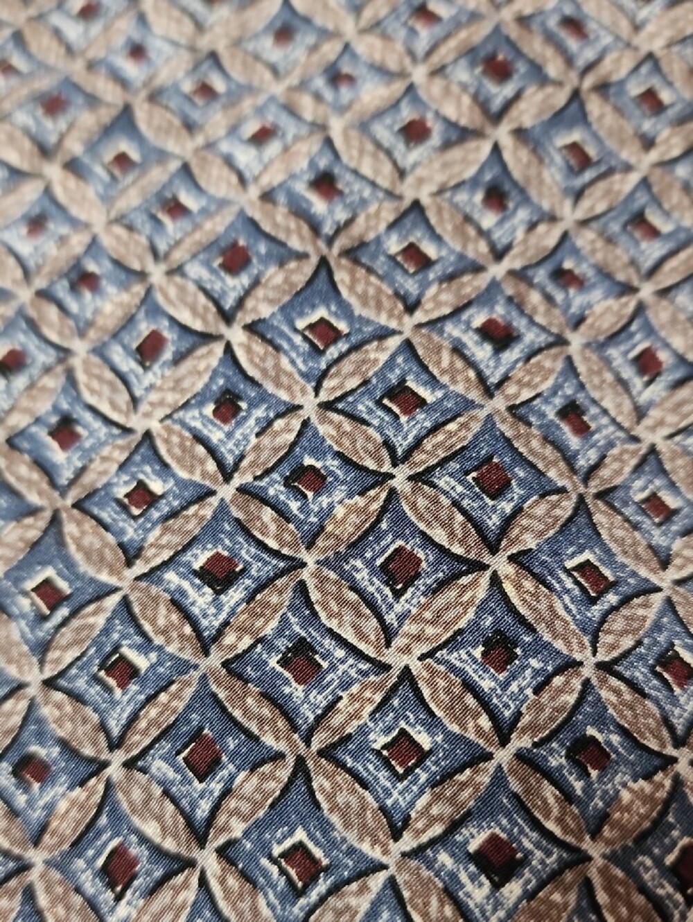 Peter Thomas by Superba 100%  Silk Men's Navy and Gray Geometric Silk Tie